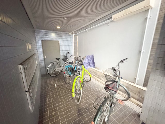 地下鉄中央線 九条駅 徒歩7分 9階建 築37年の外観写真