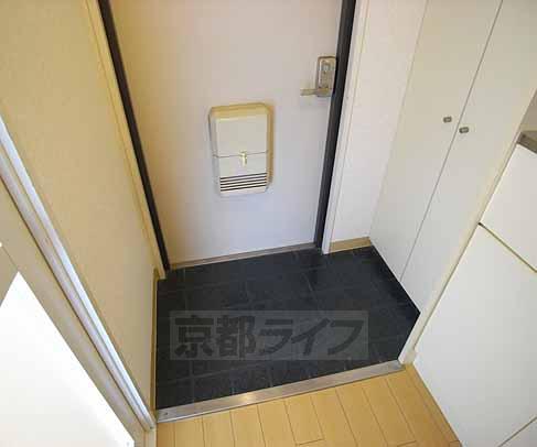 玄関　広々とした玄関です。