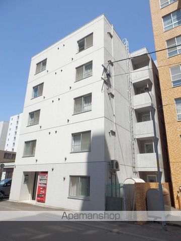 地下鉄東西線 西１８丁目駅 徒歩1分 築18年