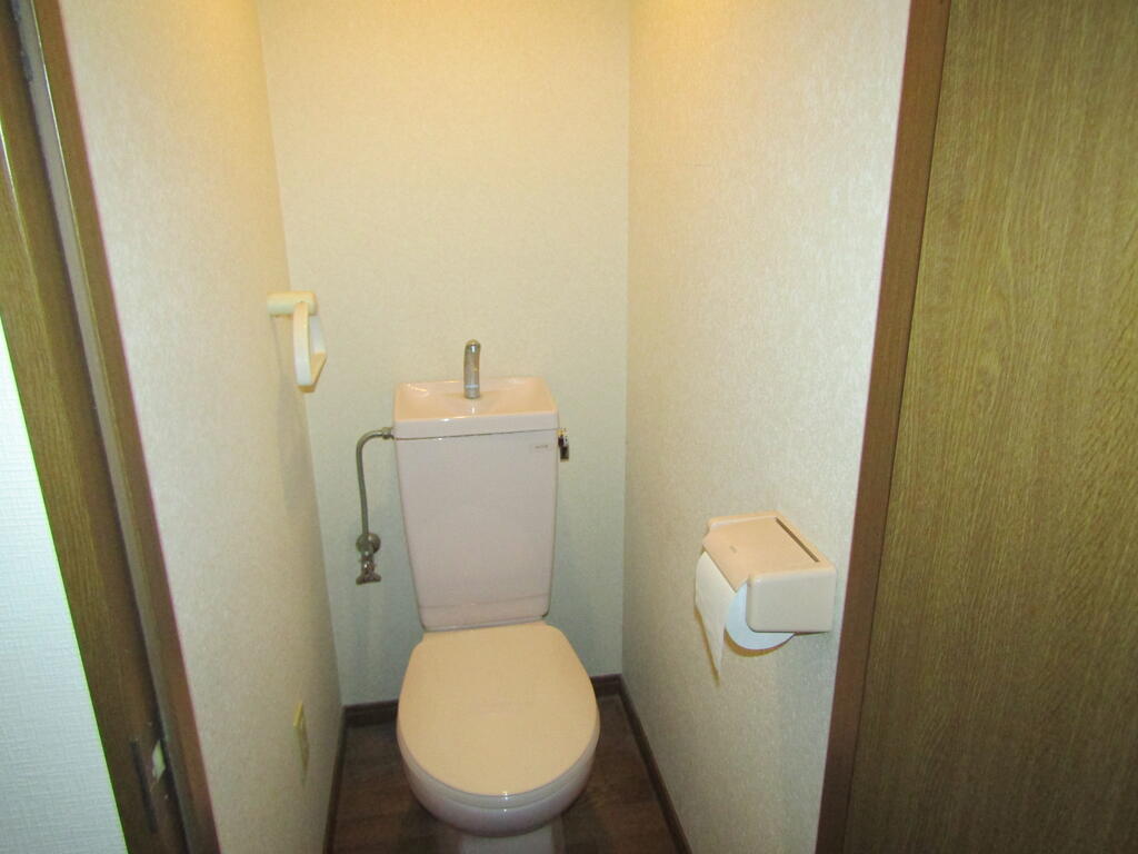 メゾンロージェのトイレ写真