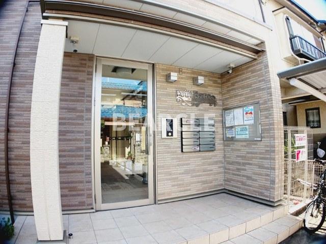 エントランス　建物の内部です