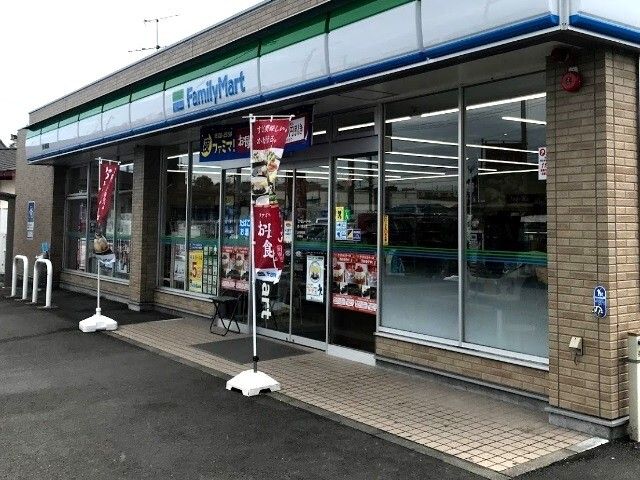 コンビニ　ファミリーマート掛川鳥居店（コンビニ）まで500m