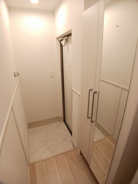 リ:ルーム 伏見の玄関写真