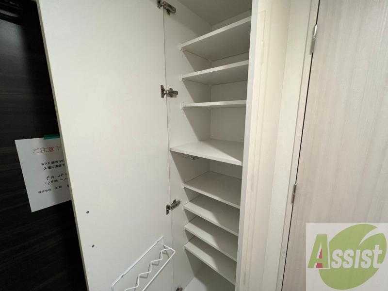 収納　収納もバッチリあるのでお部屋が片付きますよ！