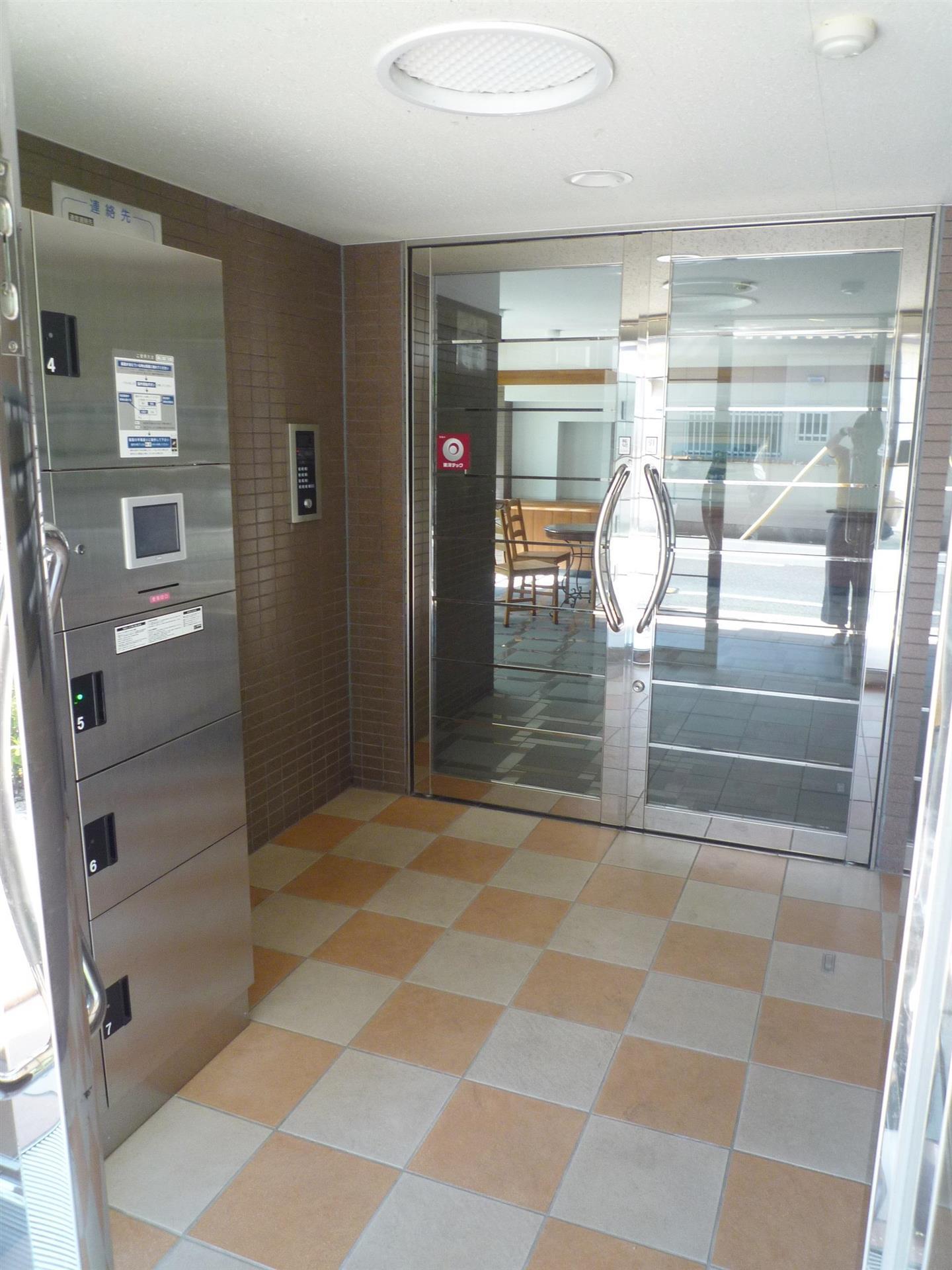 建物外観　エントランス
