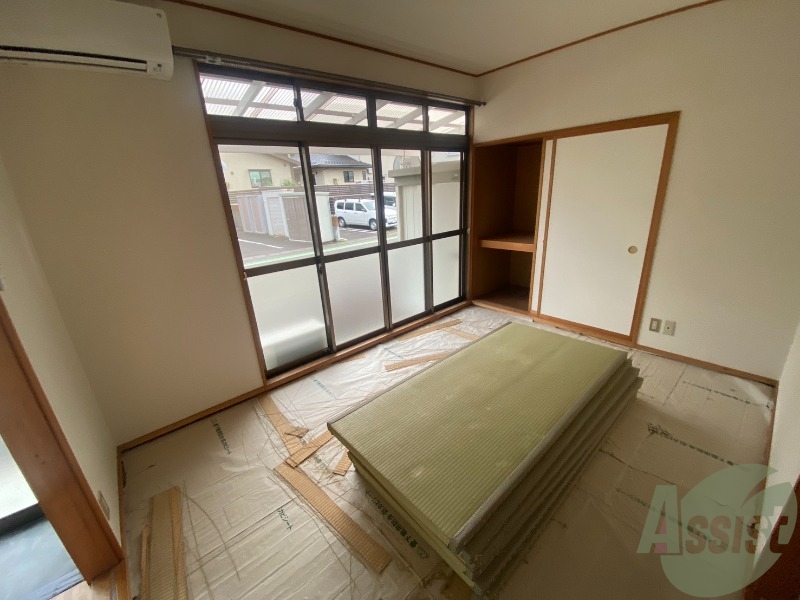 その他部屋・スペース　寝室は道路側の６帖の和室をお使いください。