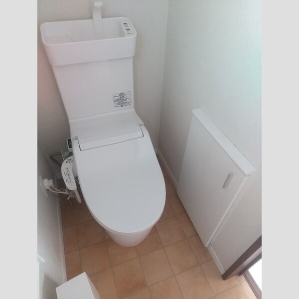 柏森西前貸家のトイレ写真