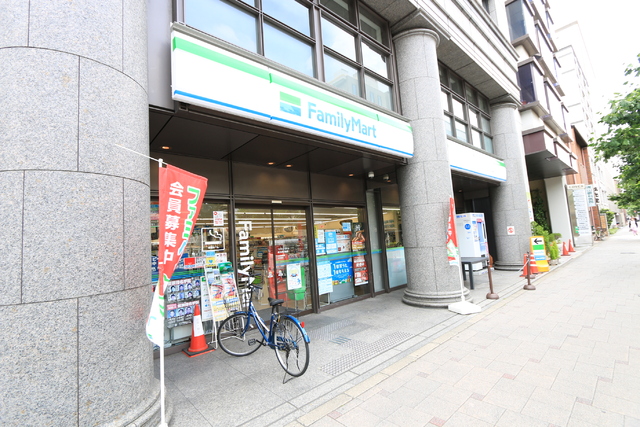コンビニ　ファミリーマート　烏丸押小路店（コンビニ）まで190m