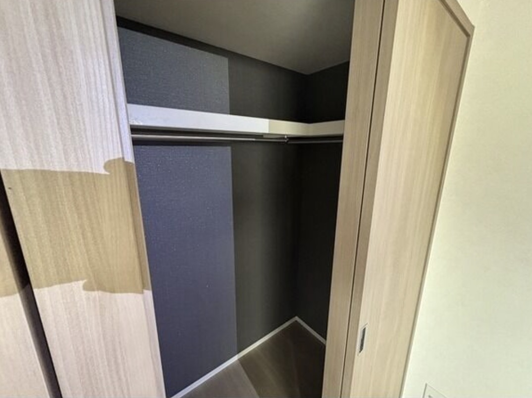 収納　衣類や荷物の収納に便利なウォークインクローゼット♪