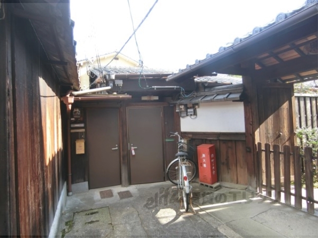 京阪鴨東線 神宮丸太町駅 徒歩15分 築71年