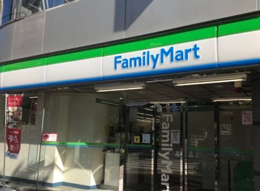 コンビニ　ファミリーマート 日本橋茅場町店（コンビニ）まで194m