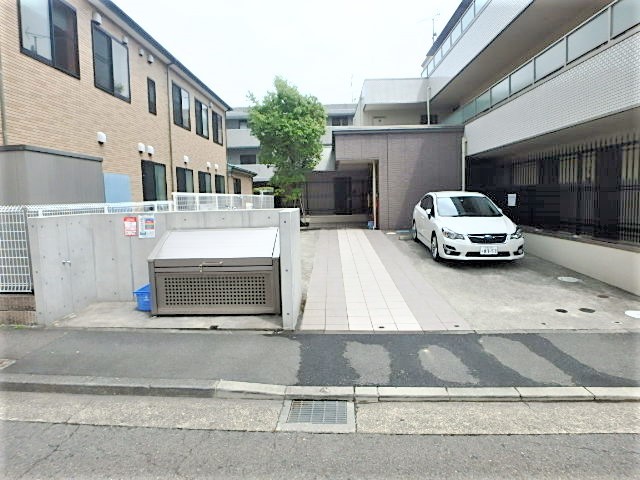 小田急線 柿生駅 徒歩6分 3階建 築16年の外観写真