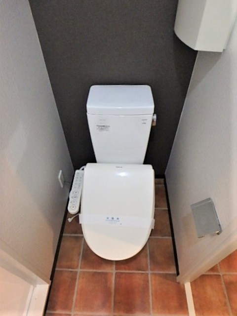 小田急線 柿生駅 徒歩6分 3階建 築16年のトイレ写真