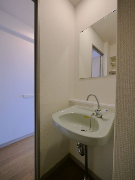 洗面設備　別部屋、参考写真