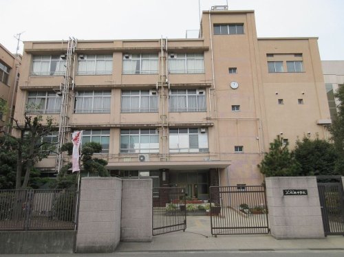 中学校　瓜破西中学校（中学校）まで296m