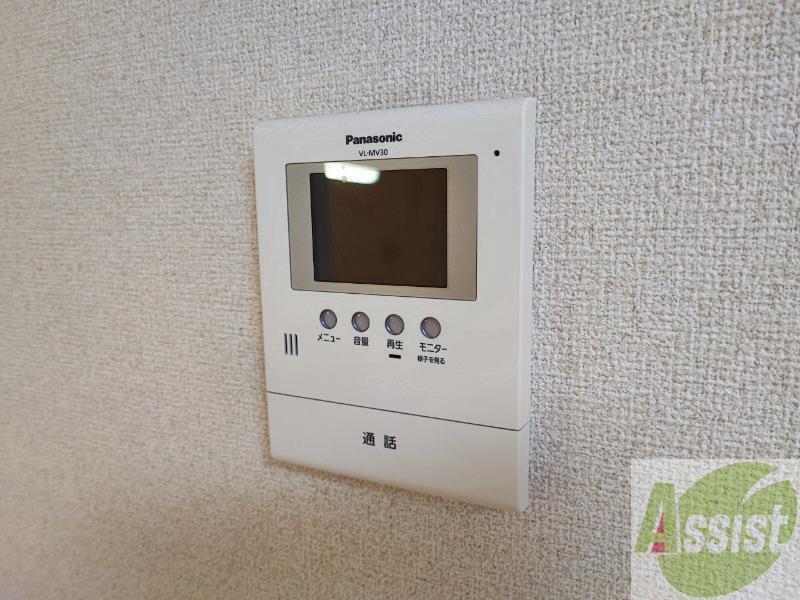 セキュリティ　ＴＶモニター付インターホンです。来客者の顔が見えるので安心！