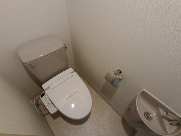 東京メトロ有楽町線 新富町駅 徒歩2分 10階建 築20年のトイレ写真