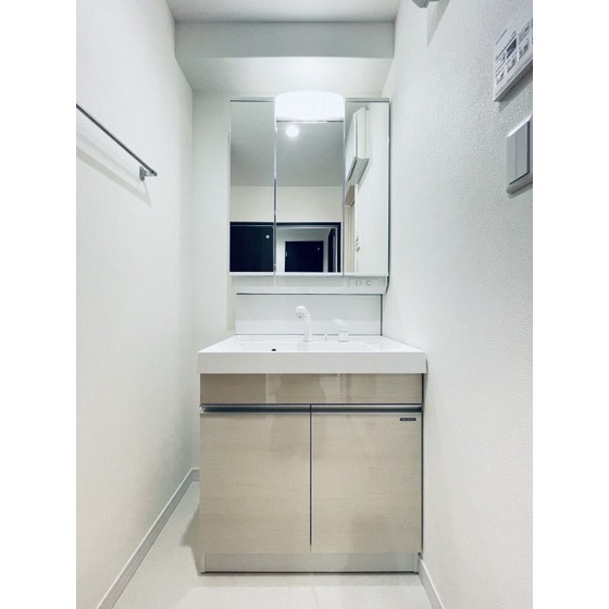 洗面設備　※別部屋写真、現況優先