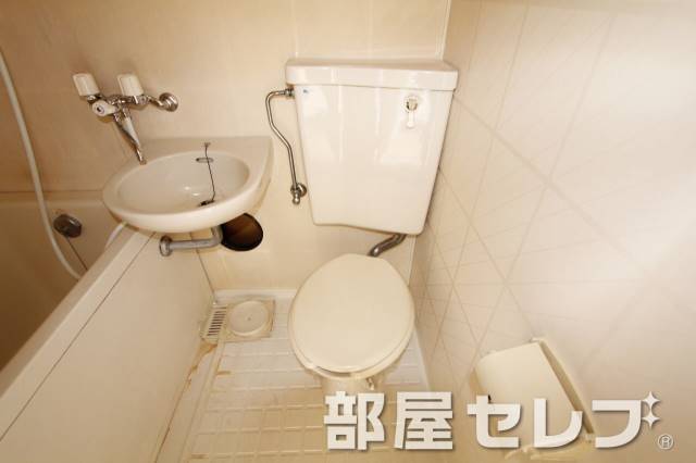 トイレ　ゆっくり考え事でも。