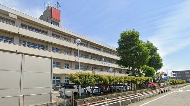 小学校　金沢市立西南部小学校（小学校）まで750m