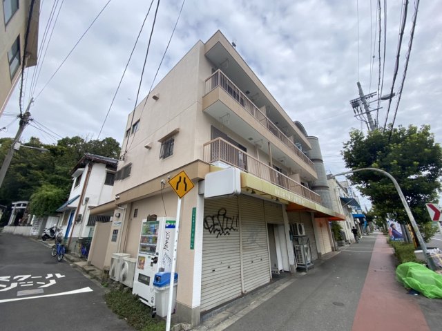 大阪市阿倍野区松虫通のマンションの建物外観