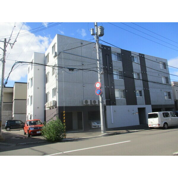 【札幌市北区北三十六条西のマンションの建物外観】