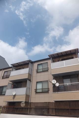 大田区東六郷のマンションの建物外観