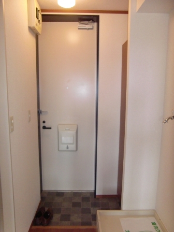 玄関　同タイプ3Fの室内写真（参考写真）になります。