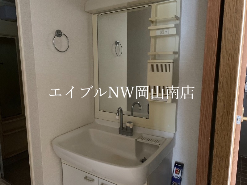【岡山市北区三野のマンションの洗面設備】