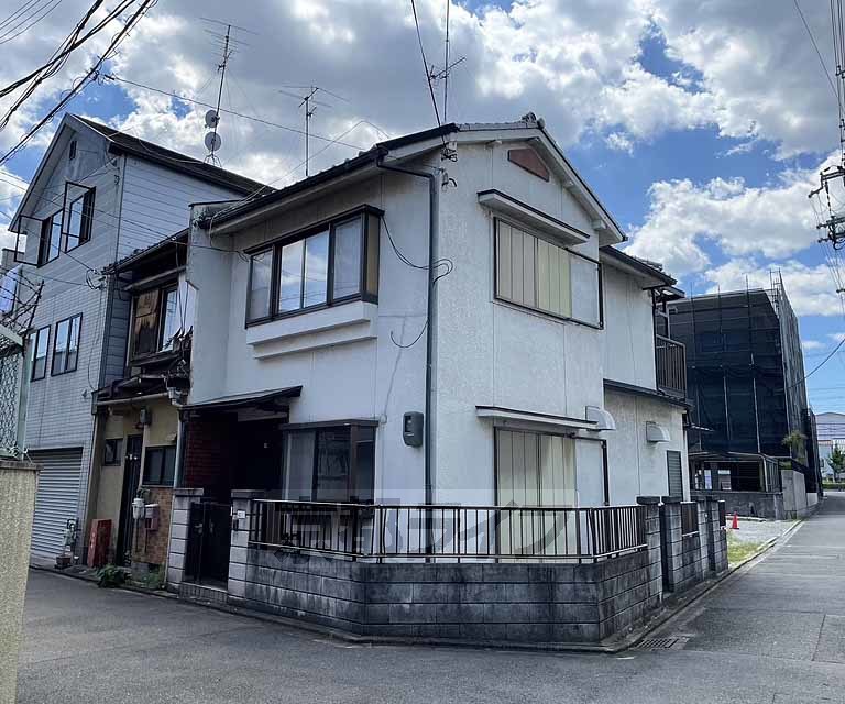 深草下川原町貸家の建物外観