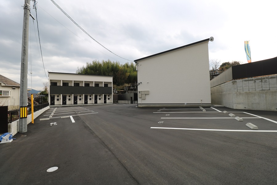 駐車場　ゆったり平置き駐車場です