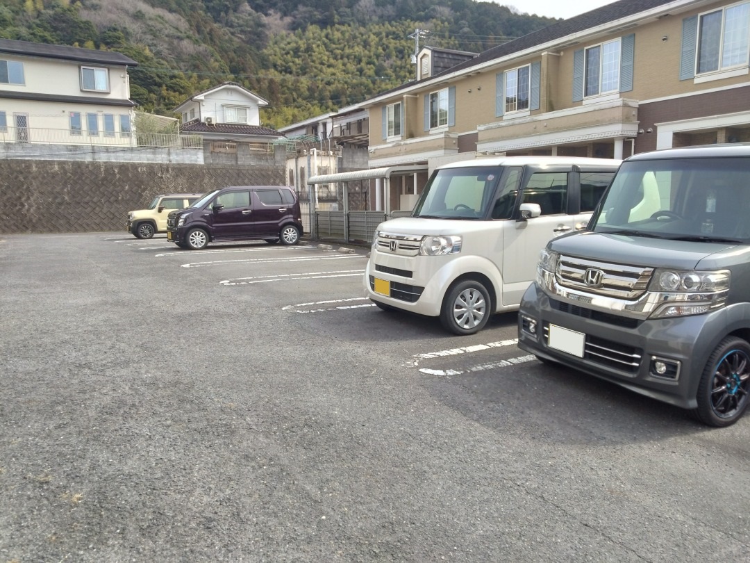 【コーポゆめんBの駐車場】