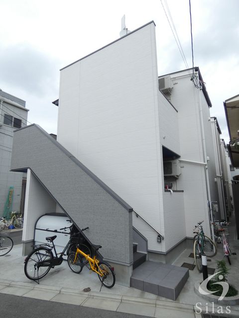 東大阪市太平寺のアパートの建物外観