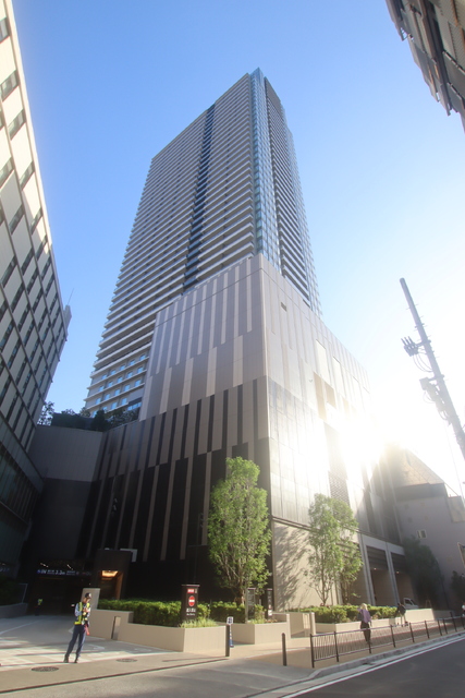 ＴＨＥ　ＹＯＫＯＨＡＭＡ　ＦＲＯＮＴ　ＴＯＷＥＲの建物外観