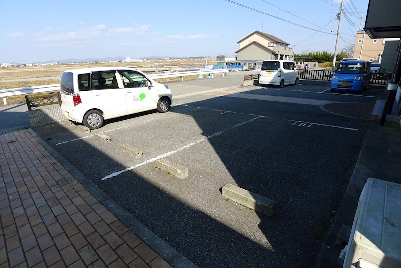 【クローバーハイツIの駐車場】