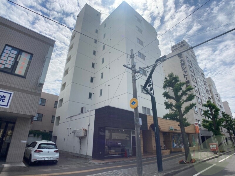 【札幌市中央区南六条西のマンションの郵便局】