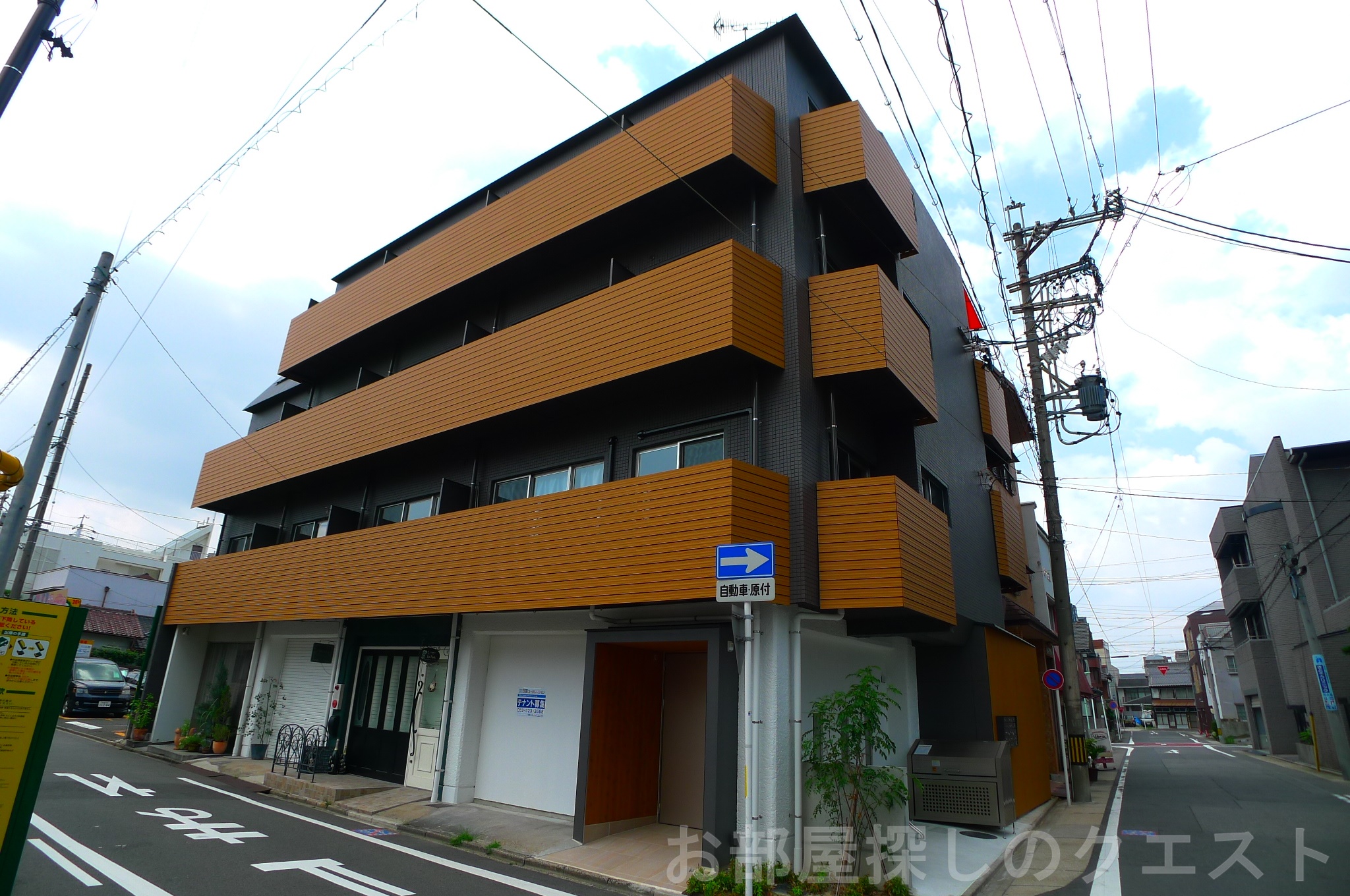 名古屋市瑞穂区駒場町のマンションの建物外観