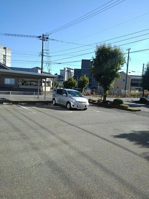 【加賀市潮津町のアパートの駐車場】