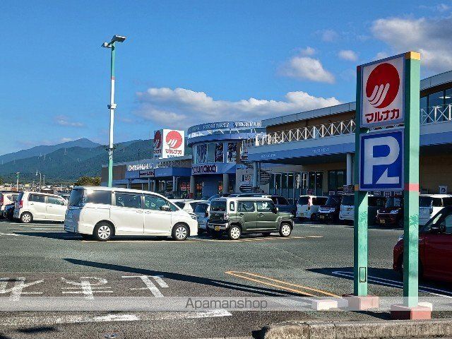 スーパー　マルナカ新居浜本店（スーパー）まで600m