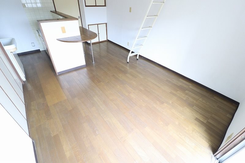 居室・リビング　別部屋写真使用