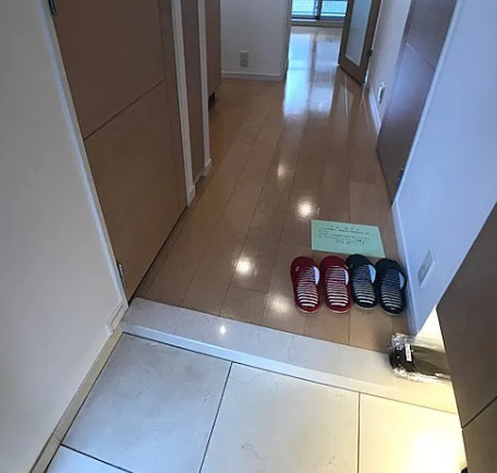 玄関　※別部屋の参考写真です。