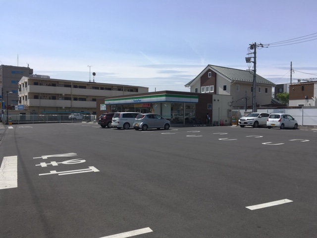 コンビニ　ファミリーマート 前橋六供店（コンビニ）まで262m