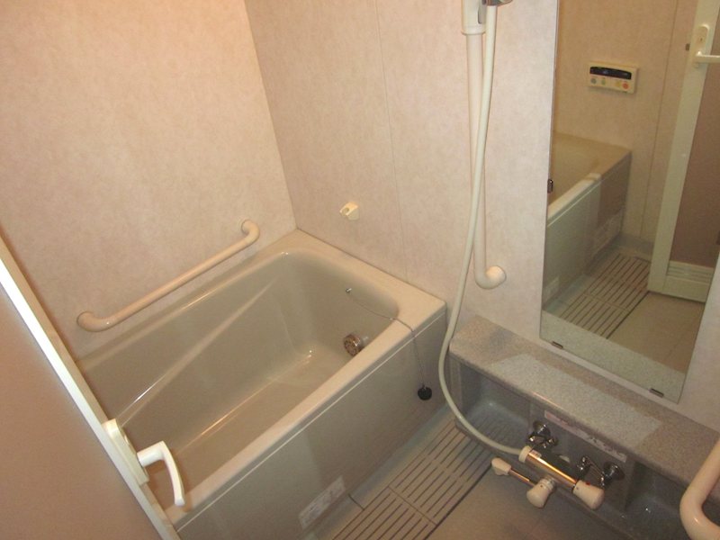 バス・シャワールーム　追炊き機能付き