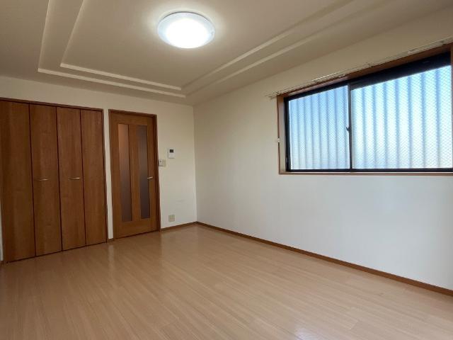 居室・リビング　室内