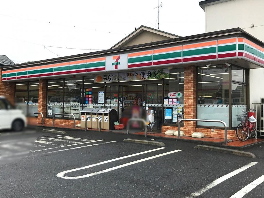 コンビニ　セブンイレブン伊奈内宿店（コンビニ）まで390m