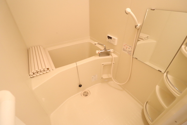 バス・シャワールーム　追い焚き給湯