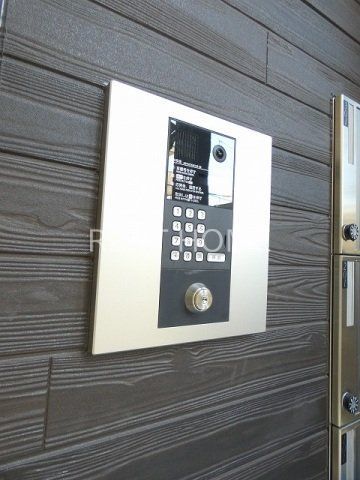 エントランス　オートロック完備