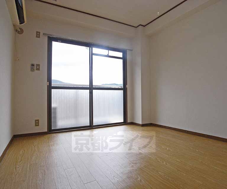 居室・リビング　明るい部屋です