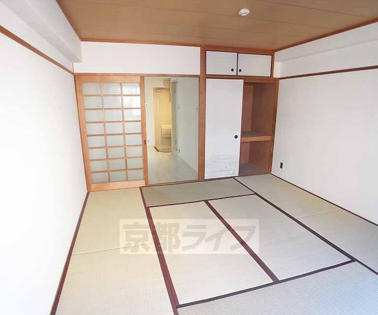 居室・リビング　広々とした室内です。