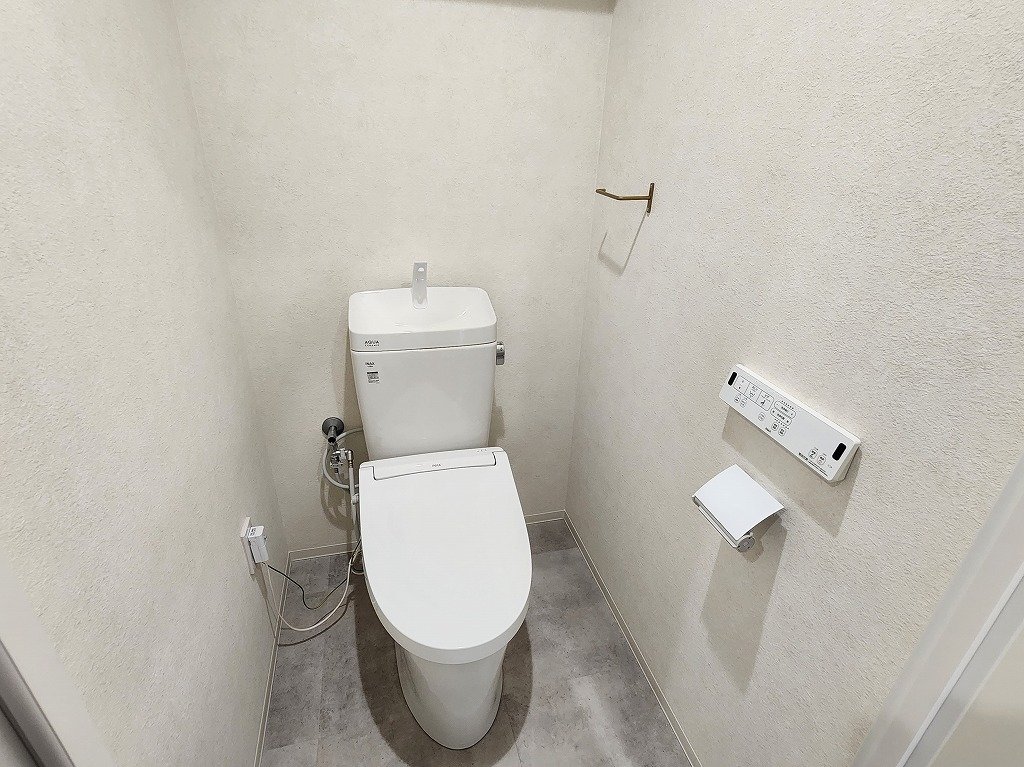 トイレ　癖になるウォシュレット完備